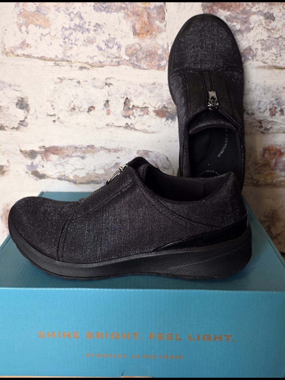 Bzees Women's Black Sparkle Slip-On Zip Shoes. Size 7. W/Box. Like New